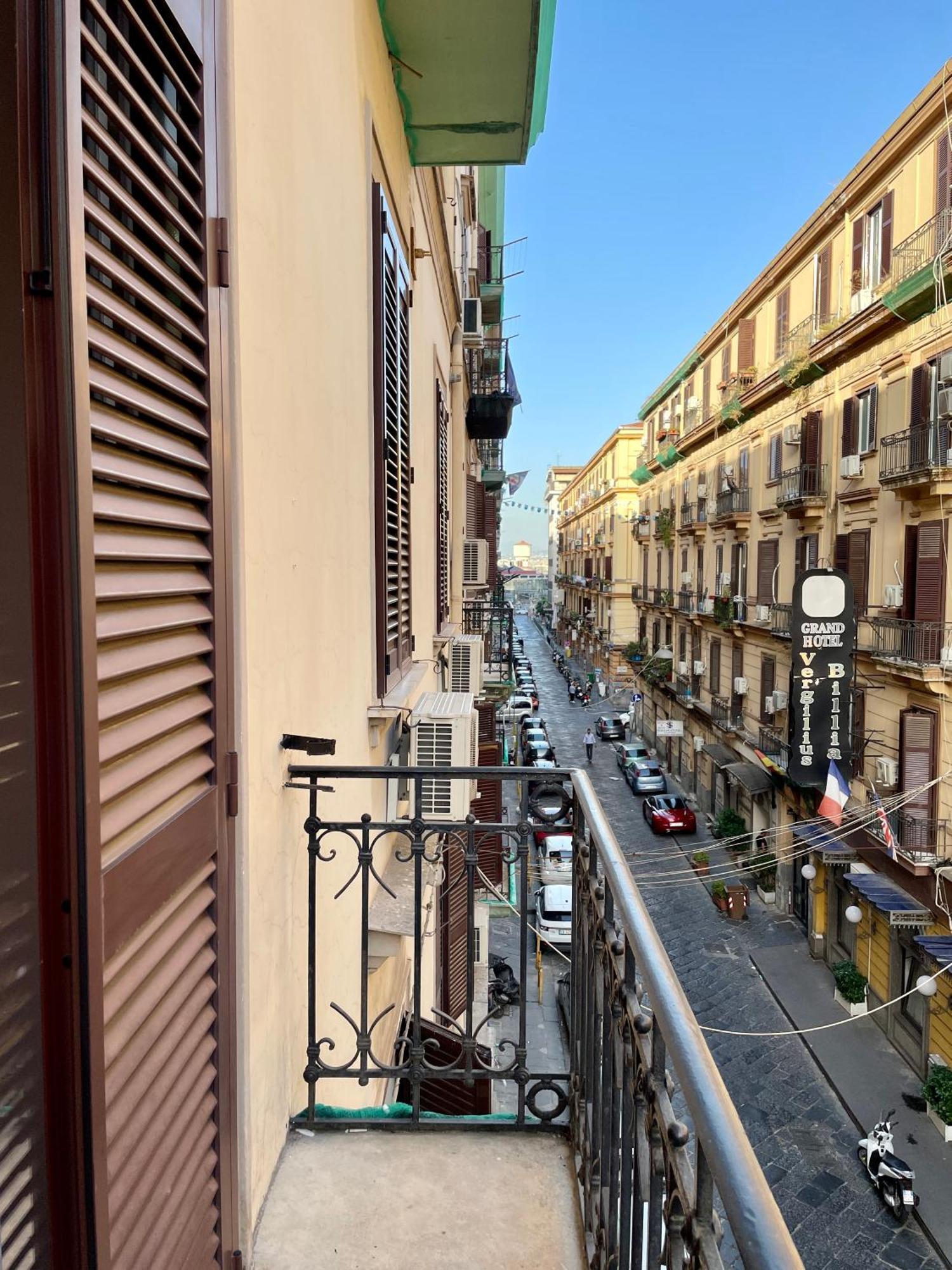 Napoli Centrale Suite Екстер'єр фото